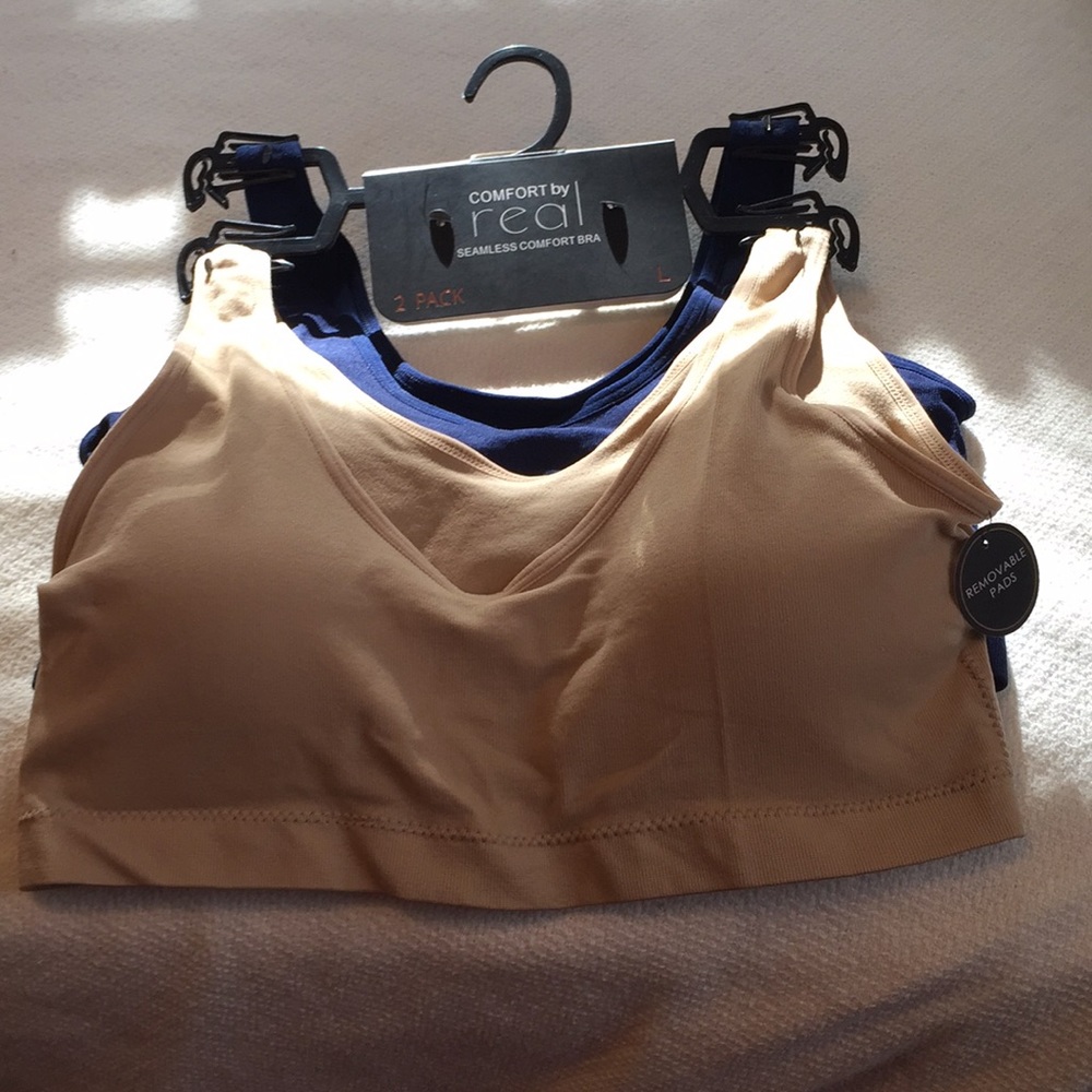 Two packet seamless comfort bra size large. NWT